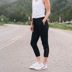 NWT! Black Zyia everywhere joggers with zipper size xs